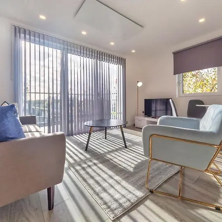 Modern 2 Bedroom Apartment In Ashford Ashford  Exterior photo