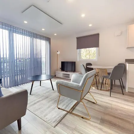 Modern 2 Bedroom Apartment In Ashford Ashford  Exterior photo